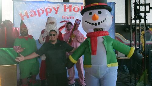 Download your raw, unedited FREE Christmas Photos here!