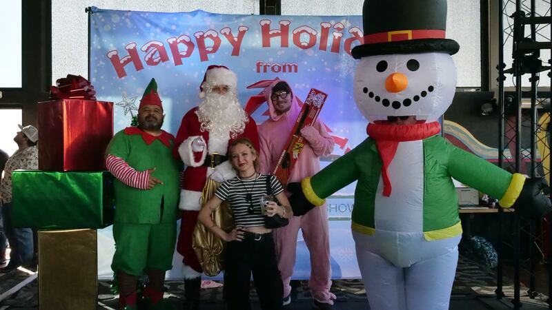 Download your raw, unedited FREE Christmas Photos here!