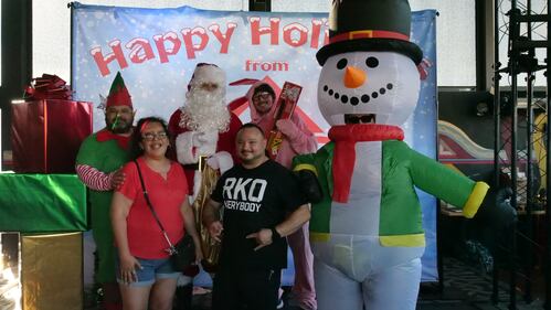 Download your raw, unedited FREE Christmas Photos here!